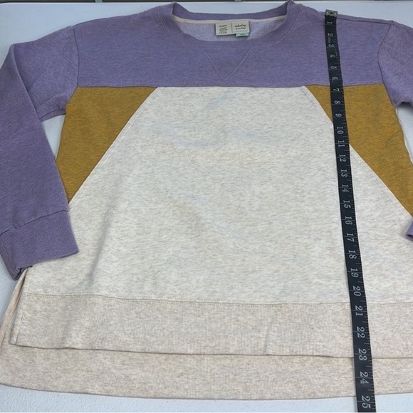 Almost NEW! Hi-low, split hem v cute Anthropologie Color Block Sweatshirt. - Picture 10 of 14